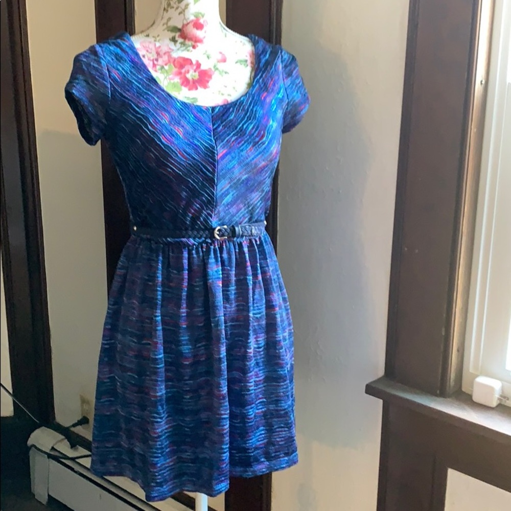 Beautiful blue/purple lily rose dress size S